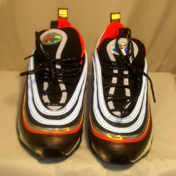 NIKE AIR MAX 97 SNEAKERS YOUTH SIZE 4.5 - Picture 1 of 4